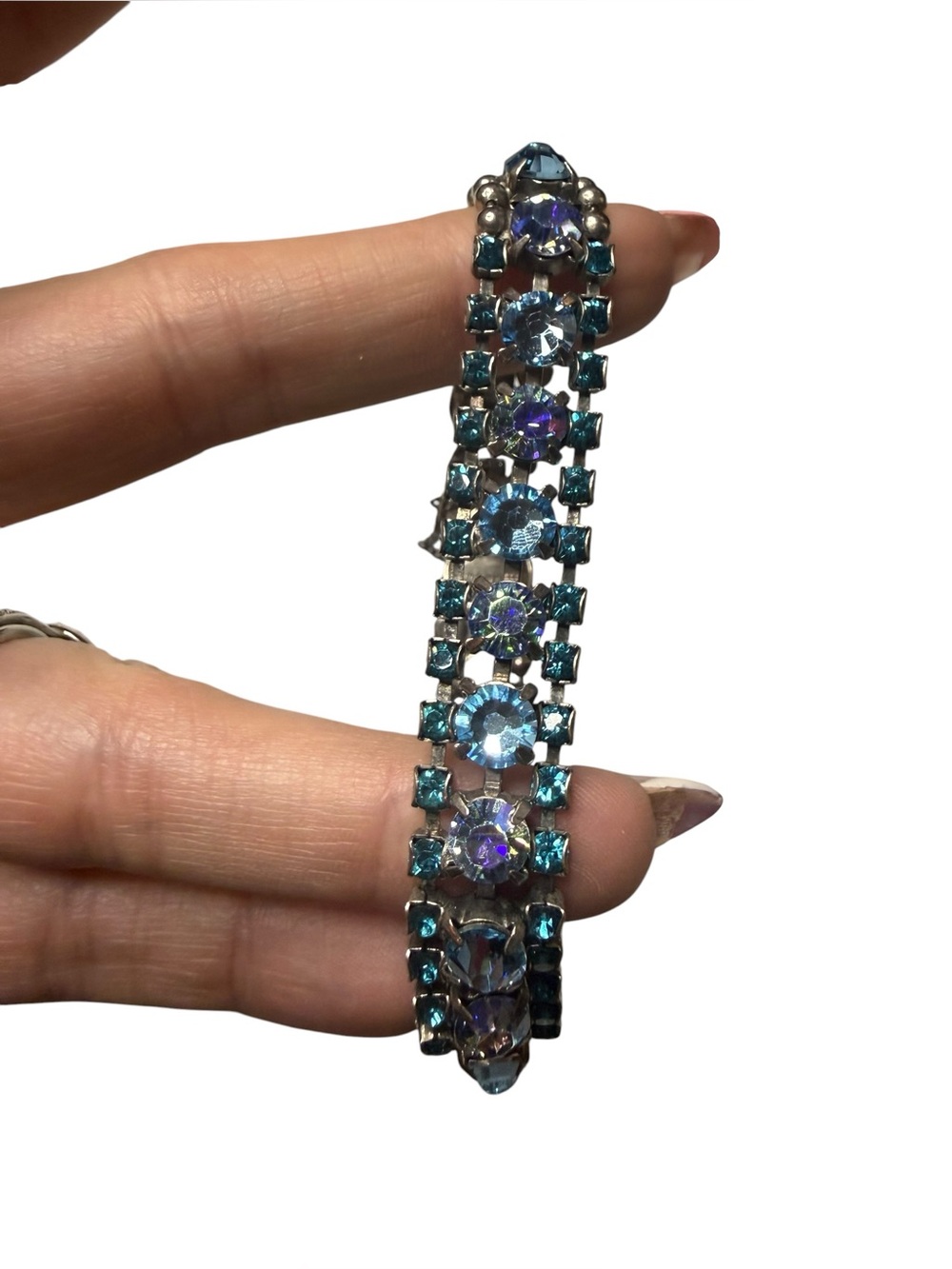 Signed Sorrelli Blue Aurora Borealis Crystal Rhinestone Bracelet Silver Tone - Picture 5 of 8